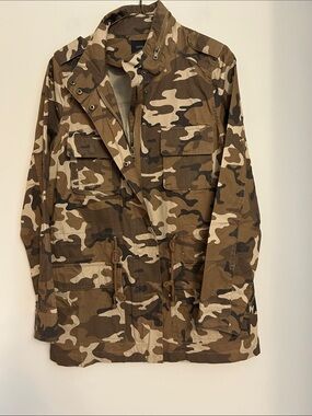 Love Tree brown camouflage jacket zip front tie waist snap pockets size small